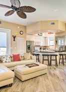 Imej utama Colorful Townhome, Steps to Clearwater Beach!