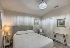 Others 5 Elegant Fernandina Beach Home: Patio & Fenced Yard