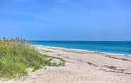 Others 3 Hutchinson Island Cottage: Steps to the Beach