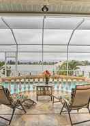 ภาพหลัก Lakefront Cape Coral Home w/ Private Pool & Dock!