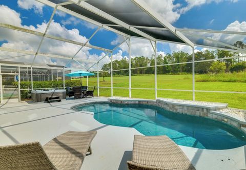 其他 Private Pool & Hot Tub: Modern Davenport Home!