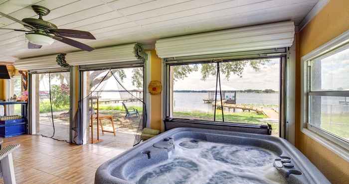Lainnya Lake Francis Lily Pad - Home w/ Hot Tub & Dock!