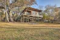 Others Renovated Fort White Retreat w/ River Access!