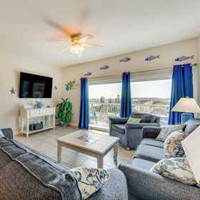 Interior 1 Condo w/ Gulf View! Walk to Redington Beach, Hotel Suncoast Seabird Sanctuary