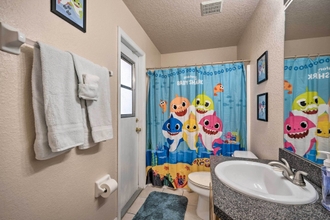 Others 4 Spacious Family Getaway - 10 Mi to Disney!