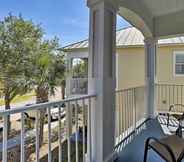 Others 4 Spacious Miramar Beach Cottage w/ Beach Access!