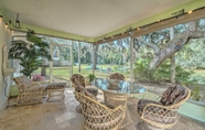 Lainnya 4 Sunny Crystal River Home w/ Screened-in Porch