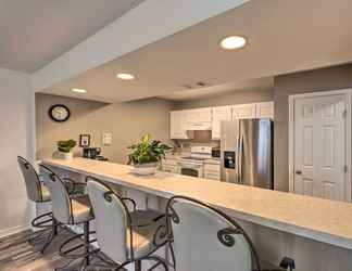 Others 2 Updated Townhome w/ Deck ~ 12 Mi to Beaches!