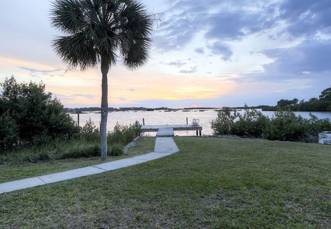 Khác Waterfront Cedar Key Duplex Home w/ Private Dock!