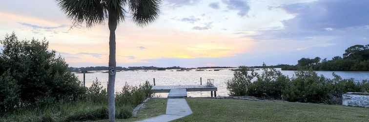 Others Waterfront Cedar Key Duplex Home w/ Private Dock!