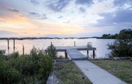 Others 7 Waterfront Cedar Key Duplex Home w/ Private Dock!