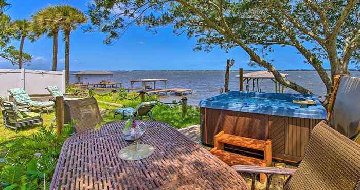 Lain-lain Waterfront Villa With Deck & Dolphin Watching!