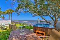 Lain-lain Waterfront Villa With Deck & Dolphin Watching!