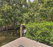 Others 4 Canalfront Home w/ Kayaks, Pool & On-site Fishing!