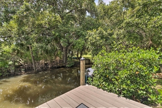 Others 4 Canalfront Home w/ Kayaks, Pool & On-site Fishing!