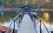 Lainnya 4 Chic House w/ Private Dock on Lake Hartwell!