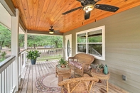 Others Crystal River Cottage on 1 Acre w/ Deck & Porch!