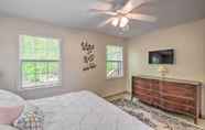 Others 5 Forested Tamassee Escape w/ Screened Porch!