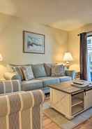 Imej utama Resort-style Hilton Head Condo - Walk to Beach!