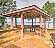 Others 6 Gilbert Lakefront Retreat w/ Private Dock!