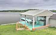 Others 4 Lakefront Greenwood Getaway w/ Saltwater Pool