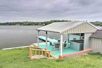 Others 4 Lakefront Greenwood Getaway w/ Saltwater Pool