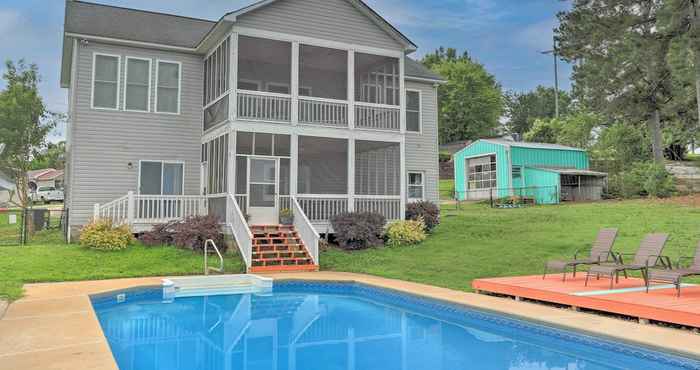 Others Lakefront Greenwood Getaway w/ Saltwater Pool