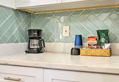 其他 5 Modern Retreat w/ Screened Porch & Game Room!