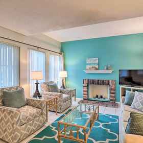 ภาพหลัก 1 Madeira Beach Yacht Club Condo: Walkable Location!, Suncoast Seabird Sanctuary Hotels