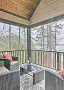 Foto utama Seneca Home w/ Porch & Private Dock on Lake Keowee