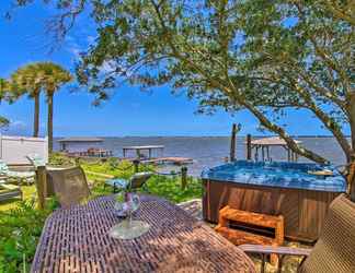 Others 2 Step-free Waterfront Villa: Gas Grill & Patio