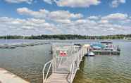 Others 7 Stunning Lakefront Retreat w/ Dock Access!