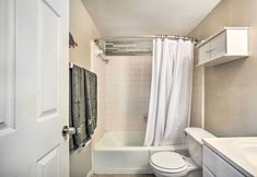 Others 6 St. Pete Condo: Walking Distance to Beach!