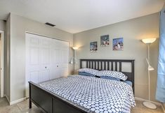 Others 3 St. Pete Condo: Walking Distance to Beach!