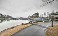 อื่นๆ 6 Sunny Lake Keowee Condo w/ Waterfront Balcony