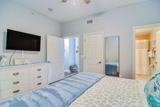 Khác Waterfront Condo w/ Arcade in Treasure Island!