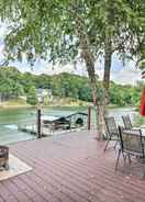 Imej utama Waterfront Getaway w/ Fire Pit + Game Room!