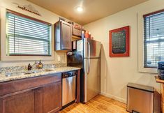 Others 6 Cabin w/ Pool Access - Walk to Table Rock Lake!