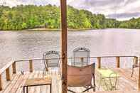 Lainnya Cheery Swansea Home on Calmont Pond w/ Dock!