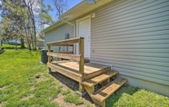 Khác 2 Charming One-level Home w/ Deck, Walk to Dtwn