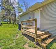 Khác 2 Charming One-level Home w/ Deck, Walk to Dtwn