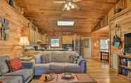 Others 5 Creekside Marietta Cabin Retreat w/ Fire Pit!