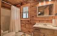 Others 2 Creekside Marietta Cabin Retreat w/ Fire Pit!