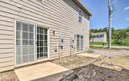 Others 5 Delightful Townhouse w/ Patio & Shared Yard!