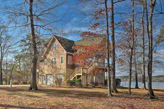 Others 4 Dreamy Ridgeway Home w/ Grill on Lake Wateree!