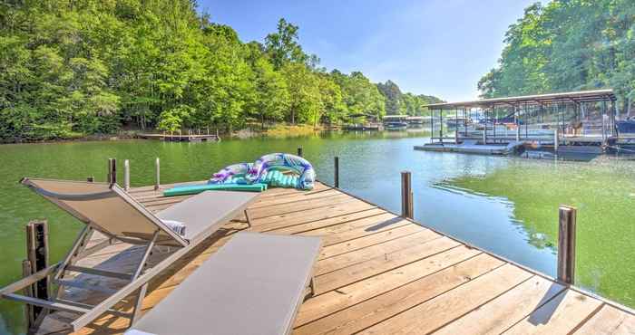 Lain-lain Lakefront Townville Gem w/ Boat Dock & Kayaks