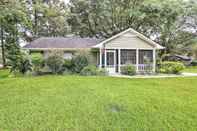 Lain-lain Peaceful Beaufort Home w/ Front Porch + Grill