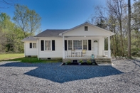 Others Rock Hill Cottage w/ Spacious Yard & Fire Pit!