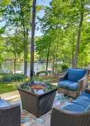 Primary image Stunning Lake Murray Getaway w/ Dock + Kayaks!