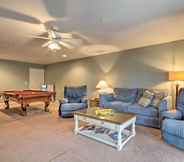 Lain-lain 2 Spacious Lakefront Condo w/ Community Pools!